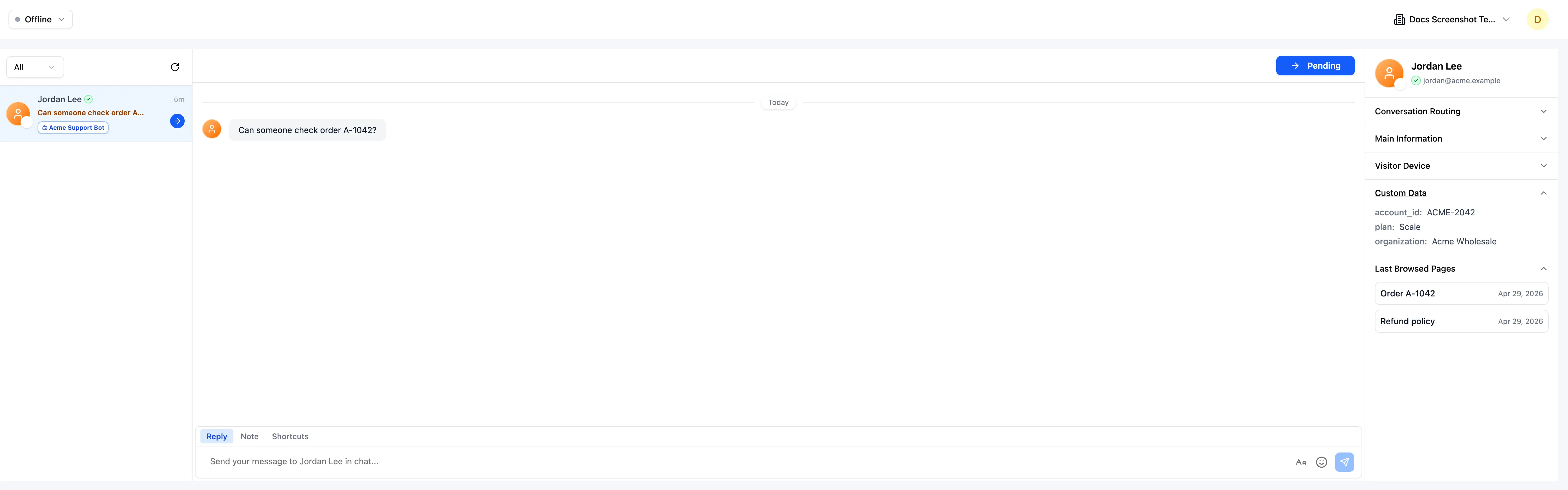 Live Chat conversation with the visitor profile panel showing verified visitor identity, custom data, and last browsed pages